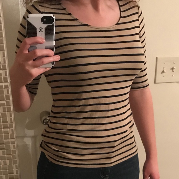 Striped shirt with cutout back - Picture 2 of 3